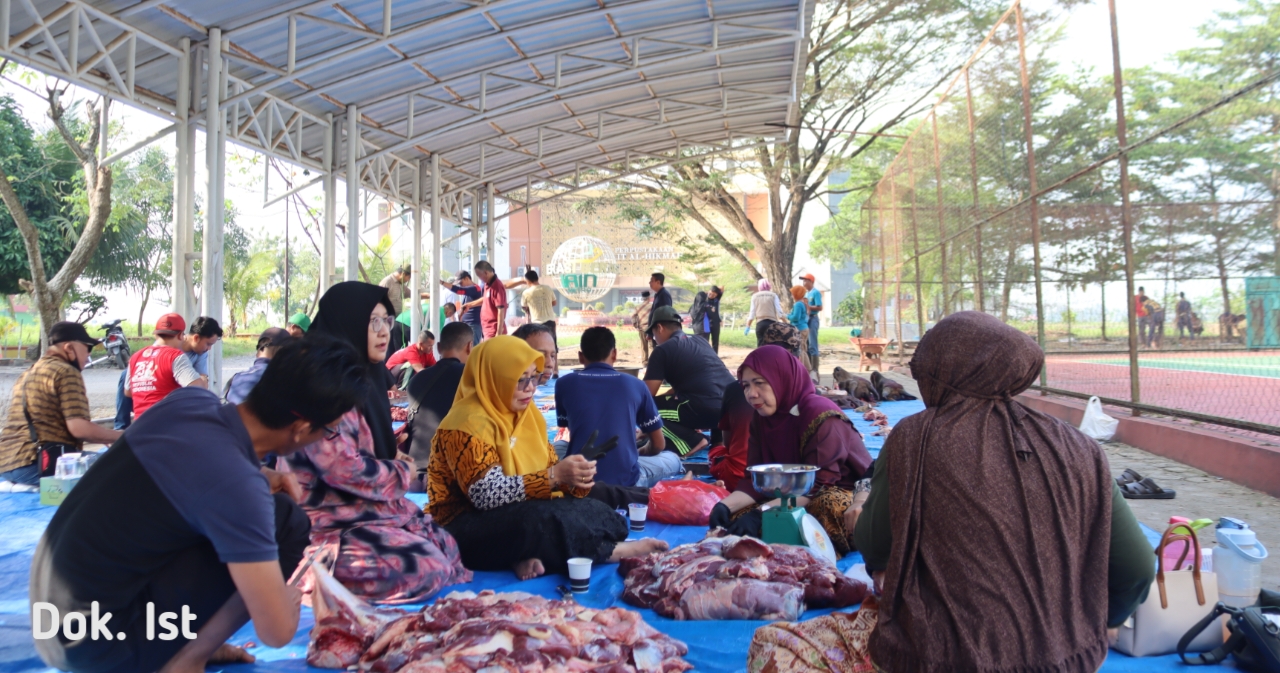 IAIN Metro Sukses Gelar Penyembelihan dan Pembagian Daging Kurban Kepada Masyarakat