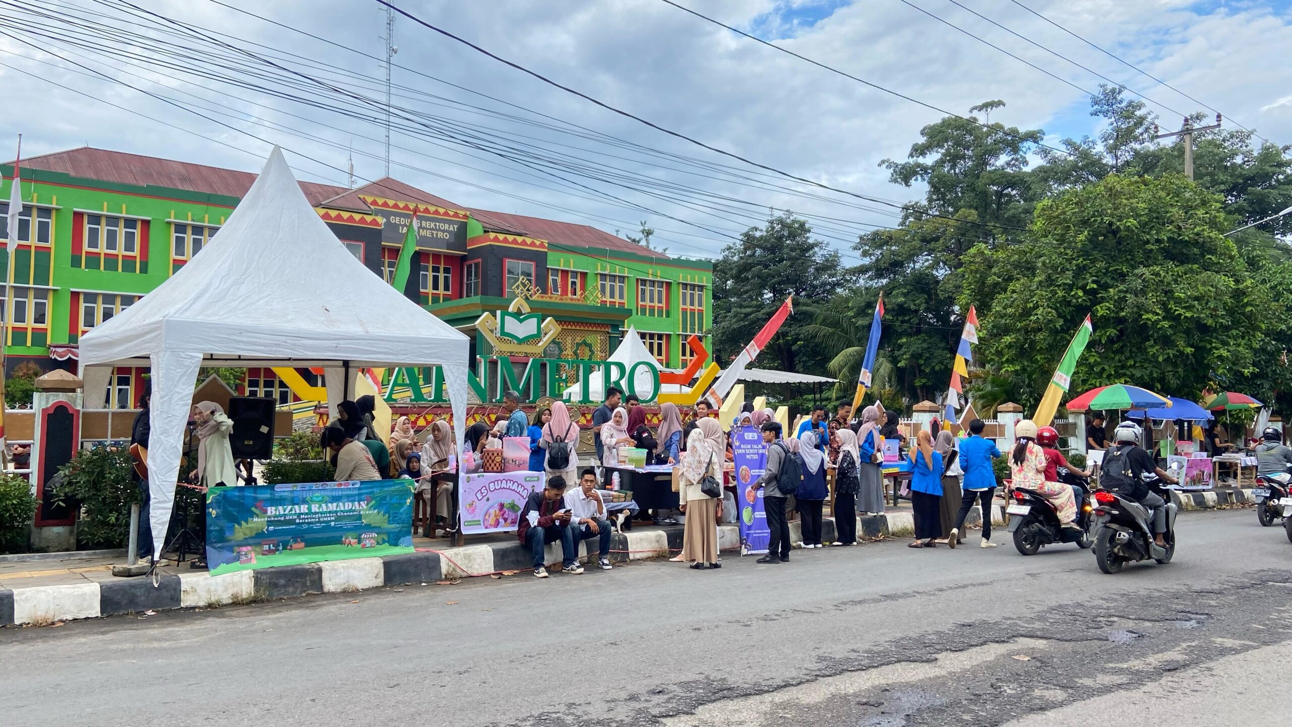 Bazar Ramadan Kolaborasi UKM/UKK IAIN Metro untuk Dukung Ekonomi Kreatif